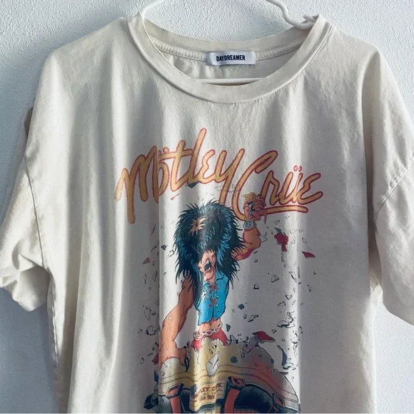 Daydreamer Motley Crüe graphic band tee - Picture 3 of 10